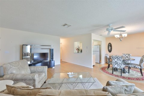 Copropriété à vendre à Sun City Center, Floride: 2 chambres, 108.51 m2 № 2196864 - photo 10