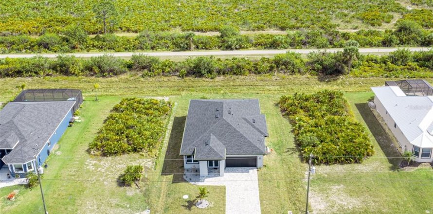 House in Rotonda, Florida 3 bedrooms, 175.96 sq.m. № 2209026