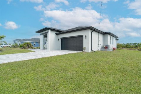 House in Rotonda, Florida 3 bedrooms, 175.96 sq.m. № 2209026 - photo 7
