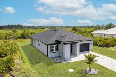 House in Rotonda, Florida 3 bedrooms, 175.96 sq.m. № 2209026 - photo 2