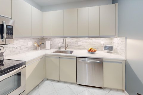 Condominio en venta en Hallandale Beach, Florida, 2 dormitorios, 118.91 m2 № 2035393 - foto 5