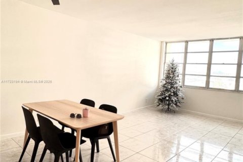 Copropriété à vendre à Hallandale Beach, Floride: 1 chambre, 62.43 m2 № 1985343 - photo 3
