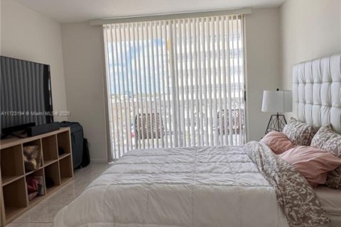 Copropriété à vendre à Hallandale Beach, Floride: 1 chambre, 62.43 m2 № 1985343 - photo 27