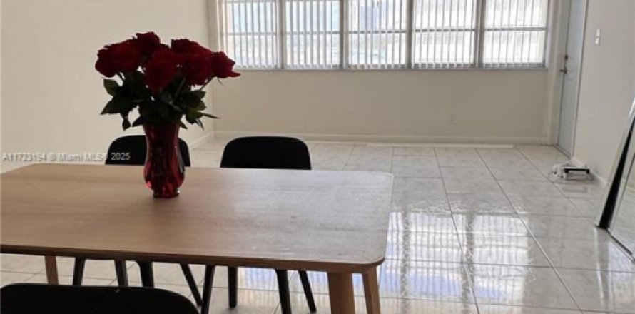 Condo à Hallandale Beach, Floride, 1 chambre № 1985343