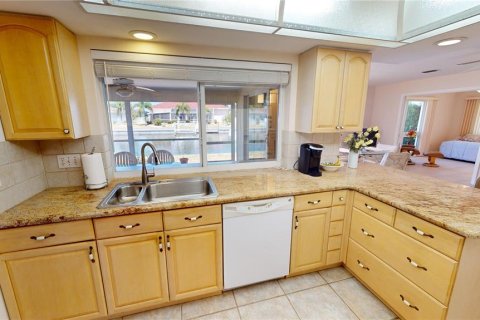 Villa ou maison à vendre à Punta Gorda, Floride: 3 chambres, 188.22 m2 № 1534233 - photo 11