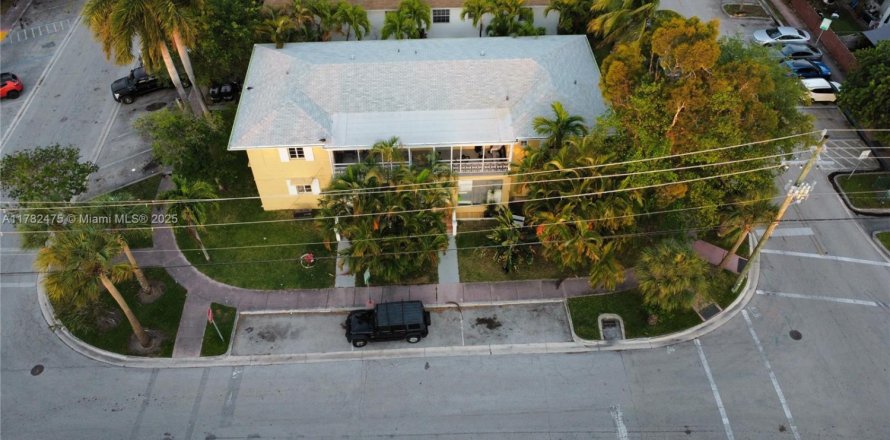 Propiedad comercial en Miami Beach, Florida 412.39 m2 № 1868750