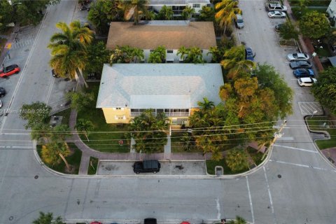 Propiedad comercial en venta en Miami Beach, Florida, 412.39 m2 № 1868750 - foto 2
