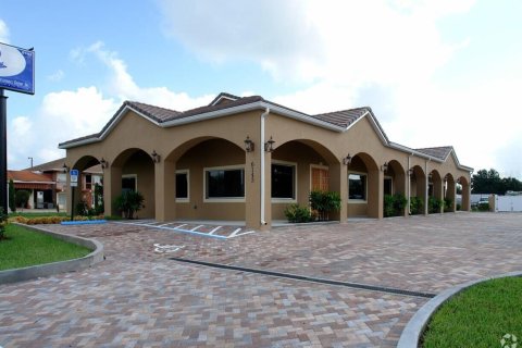 Immobilier commercial à vendre à Orlando, Floride: 371.61 m2 № 1780526 - photo 1