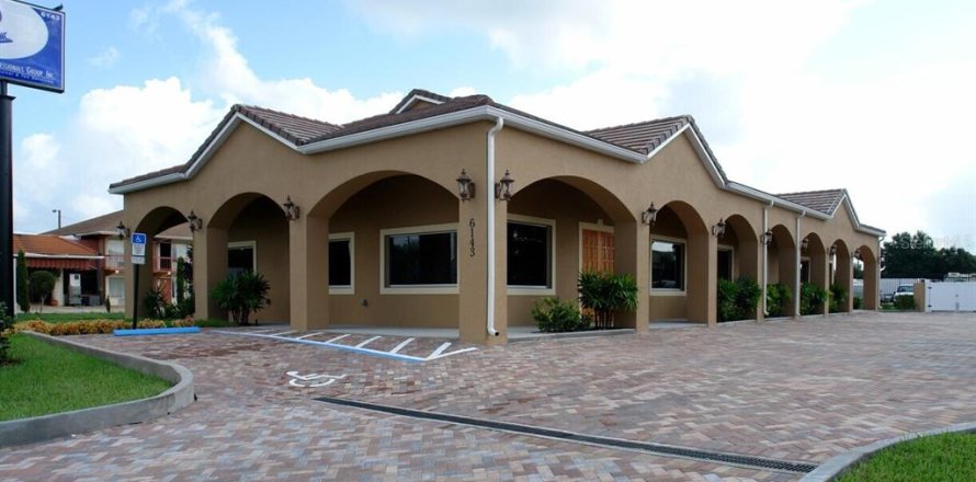 Immobilier commercial à Orlando, Floride 371.61 m2 № 1780526
