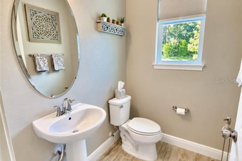 Townhouse in LAKESHORE in Lutz, Florida 2 bedrooms, 182.18 sq.m. № 2412679 - photo 7