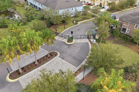 Townhouse in LAKESHORE in Lutz, Florida 2 bedrooms, 182.18 sq.m. № 2412679 - photo 16