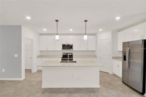 House in Winter Haven, Florida 5 bedrooms, 205.78 sq.m. № 1765330 - photo 9