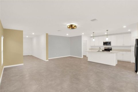 House in Winter Haven, Florida 5 bedrooms, 205.78 sq.m. № 1765330 - photo 7