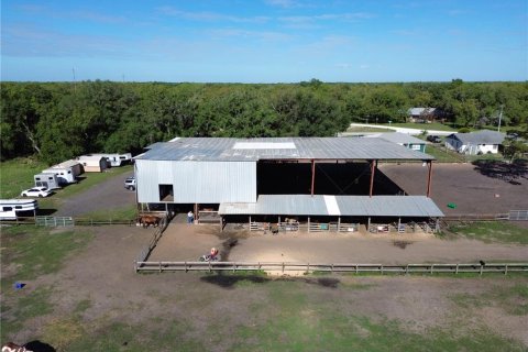 Commercial property in Avon Park, Florida 311.41 sq.m. № 2101028 - photo 2