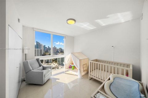 Condominio en venta en Miami, Florida, 3 dormitorios, 139.82 m2 № 2056280 - foto 24