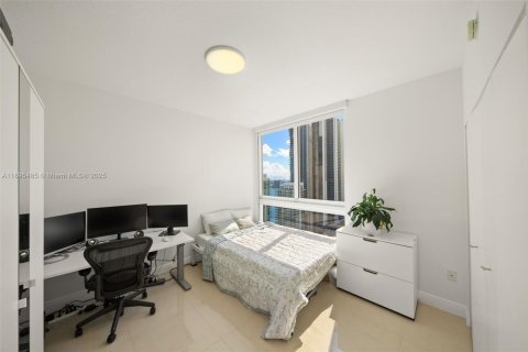 Condominio en venta en Miami, Florida, 3 dormitorios, 139.82 m2 № 2056280 - foto 19