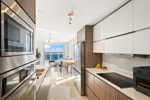 Condominio en venta en Miami, Florida, 3 dormitorios, 139.82 m2 № 2056280 - foto 10