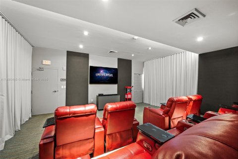 Condominio en venta en Miami, Florida, 3 dormitorios, 139.82 m2 № 2056280 - foto 30