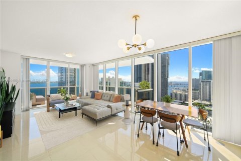Condominio en venta en Miami, Florida, 3 dormitorios, 139.82 m2 № 2056280 - foto 2