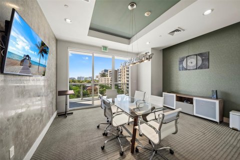 Condominio en venta en Miami, Florida, 3 dormitorios, 139.82 m2 № 2056280 - foto 29