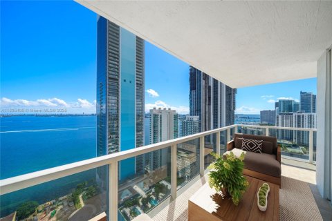 Condominio en venta en Miami, Florida, 3 dormitorios, 139.82 m2 № 2056280 - foto 3