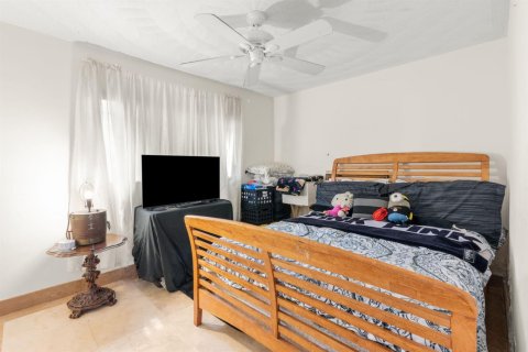 House in Miami Gardens, Florida 3 bedrooms, 204.38 sq.m. № 2083649 - photo 7