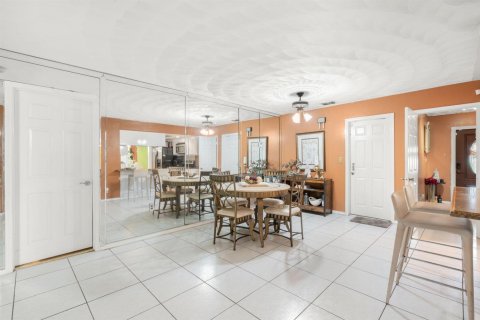 House in Miami Gardens, Florida 3 bedrooms, 204.38 sq.m. № 2083649 - photo 24