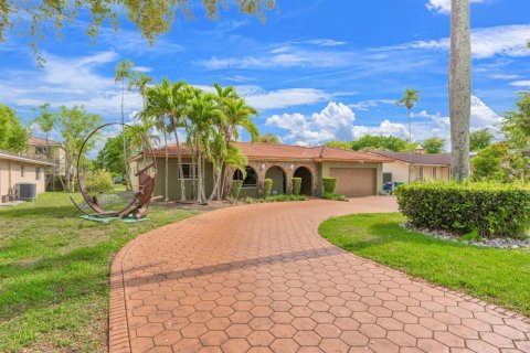 Casa en Miami Gardens, Florida 3 dormitorios, 204.38 m2 № 2083649