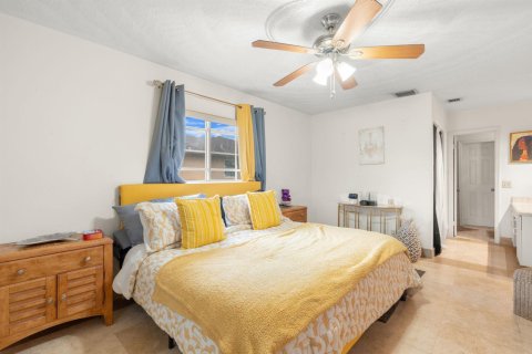 House in Miami Gardens, Florida 3 bedrooms, 204.38 sq.m. № 2083649 - photo 2
