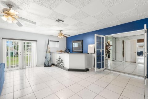House in Miami Gardens, Florida 3 bedrooms, 204.38 sq.m. № 2083649 - photo 28