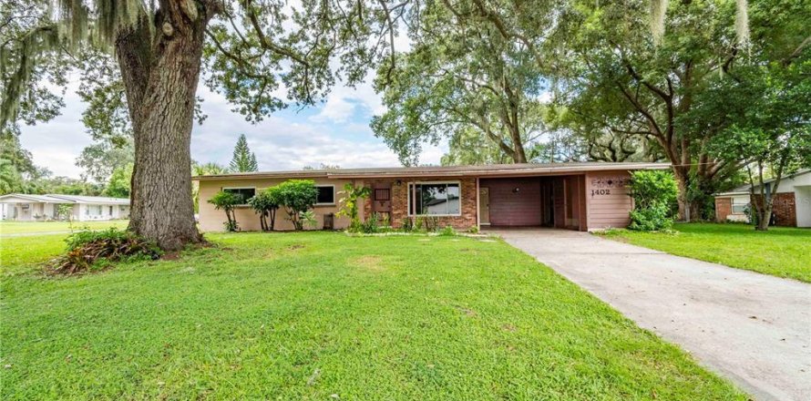 House in Lakeland, Florida 3 bedrooms, 136.29 sq.m. № 1898958