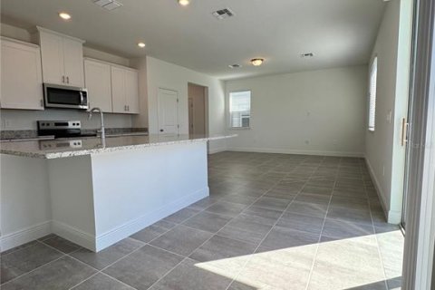 Touwnhouse à louer à Minneola, Floride: 4 chambres, 178.93 m2 № 1885731 - photo 7