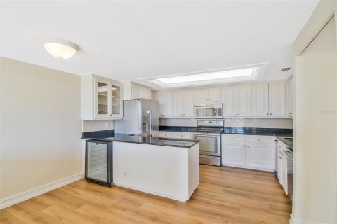Condominio en venta en Belleair, Florida, 2 dormitorios, 201.97 m2 № 2229085 - foto 6