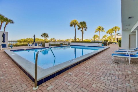 Condominio en venta en Belleair, Florida, 2 dormitorios, 201.97 m2 № 2229085 - foto 26