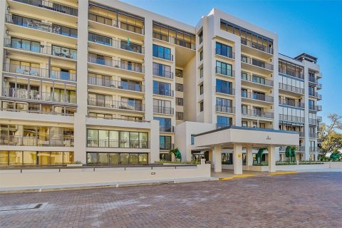 Condominio en Belleair, Florida, 2 dormitorios № 2229085
