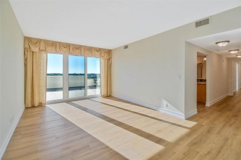 Condominio en venta en Belleair, Florida, 2 dormitorios, 201.97 m2 № 2229085 - foto 15