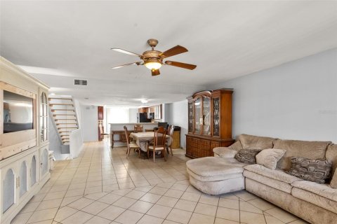 Adosado en venta en Tierra Verde, Florida, 2 dormitorios, 153.29 m2 № 1912206 - foto 15