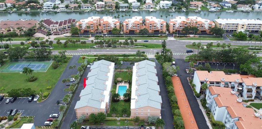 Touwnhouse à Tierra Verde, Floride 2 chambres, 153.29 m2 № 1912206