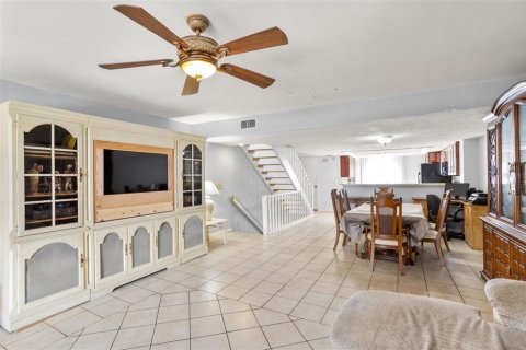 Adosado en venta en Tierra Verde, Florida, 2 dormitorios, 153.29 m2 № 1912206 - foto 16