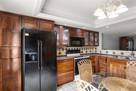 Adosado en venta en Tierra Verde, Florida, 2 dormitorios, 153.29 m2 № 1912206 - foto 8