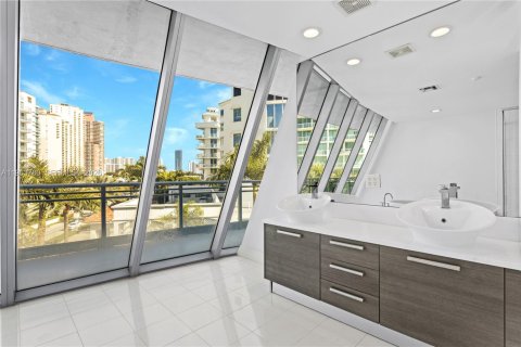 Condo in Aventura, Florida, 4 bedrooms  № 2027243 - photo 21