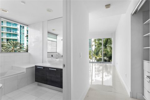 Condo in Aventura, Florida, 4 bedrooms  № 2027243 - photo 14