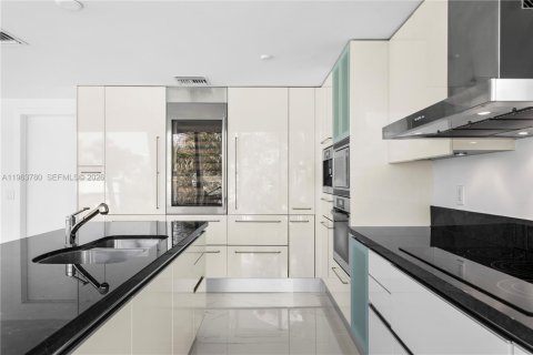 Condo in Aventura, Florida, 4 bedrooms  № 2027243 - photo 7