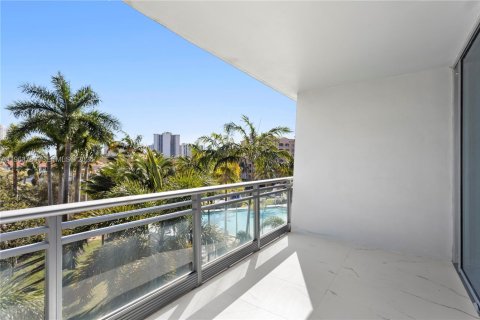 Condo in Aventura, Florida, 4 bedrooms  № 2027243 - photo 23