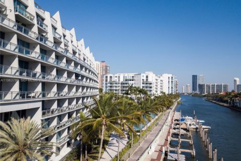 Condo in Aventura, Florida, 4 bedrooms  № 2027243 - photo 2