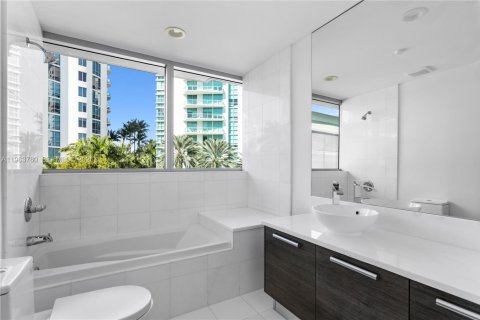 Condo in Aventura, Florida, 4 bedrooms  № 2027243 - photo 15