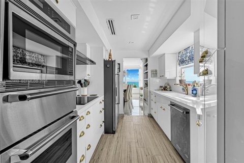 Copropriété à vendre à Miami Beach, Floride: 2 chambres, 163.23 m2 № 2047161 - photo 22