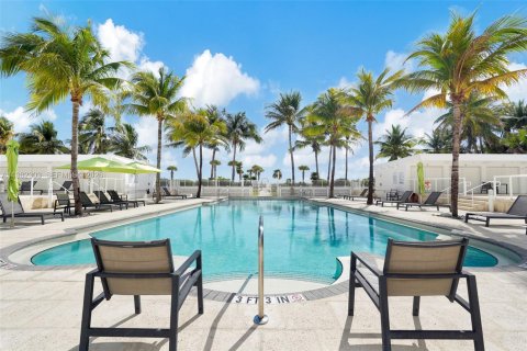 Copropriété à vendre à Miami Beach, Floride: 2 chambres, 163.23 m2 № 2047161 - photo 5