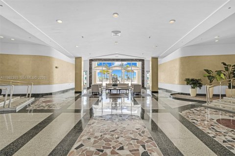 Copropriété à vendre à Miami Beach, Floride: 2 chambres, 163.23 m2 № 2047161 - photo 25