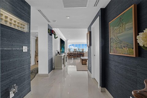 Copropriété à vendre à Miami Beach, Floride: 2 chambres, 163.23 m2 № 2047161 - photo 18